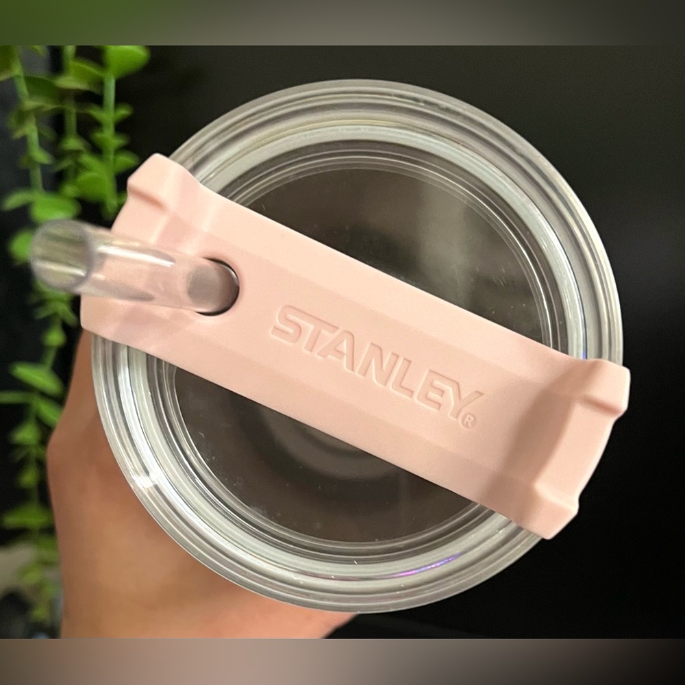♡ SOLD ♡ Stanley 30oz Flawless Pink Tumbler - Picture 2 of 3